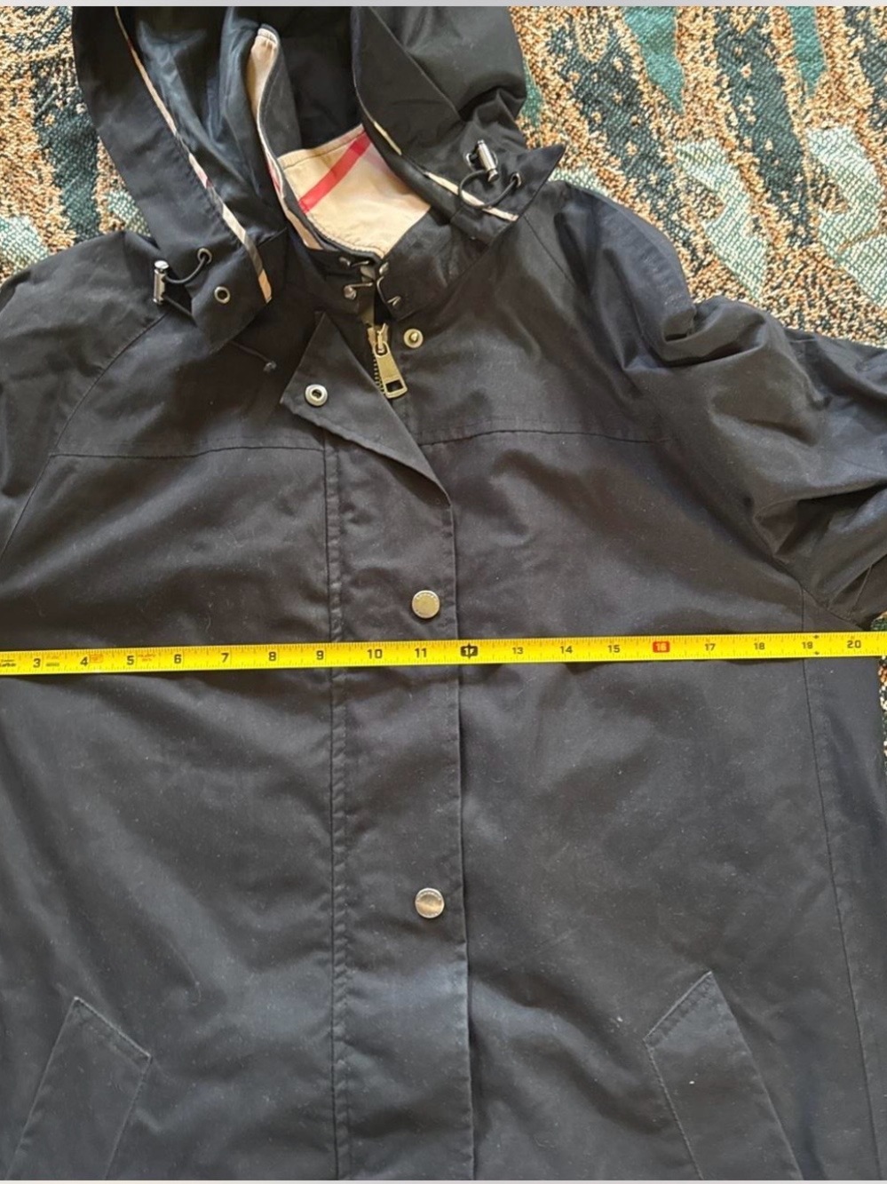Burberry Women's Black Trench Coat with Check Cuff Detail Size 6 - Picture 3 of 5